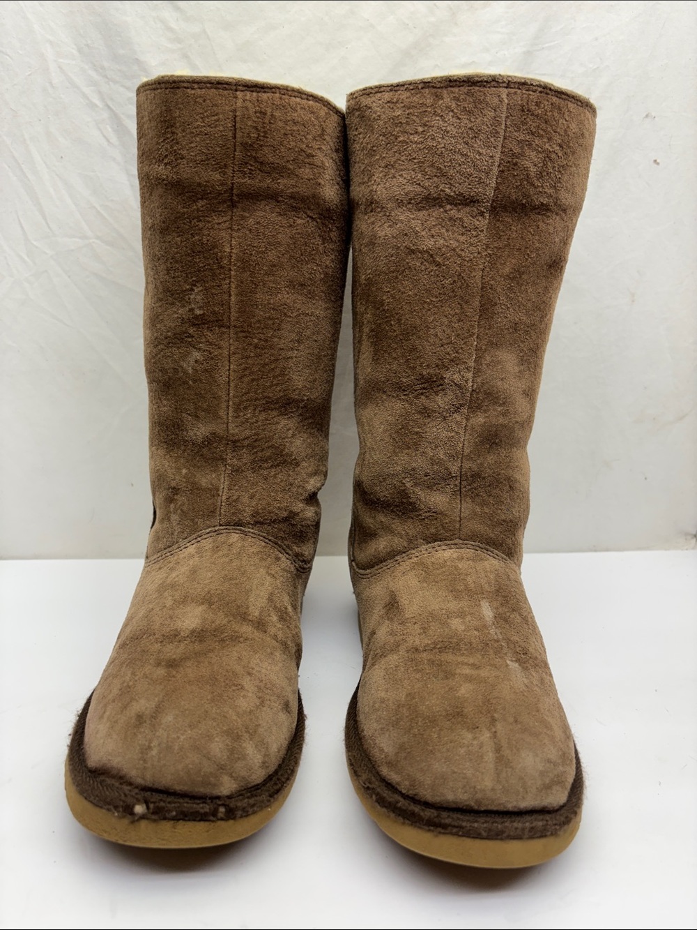 UGG zippered boots for big girl SZ 4, box 77